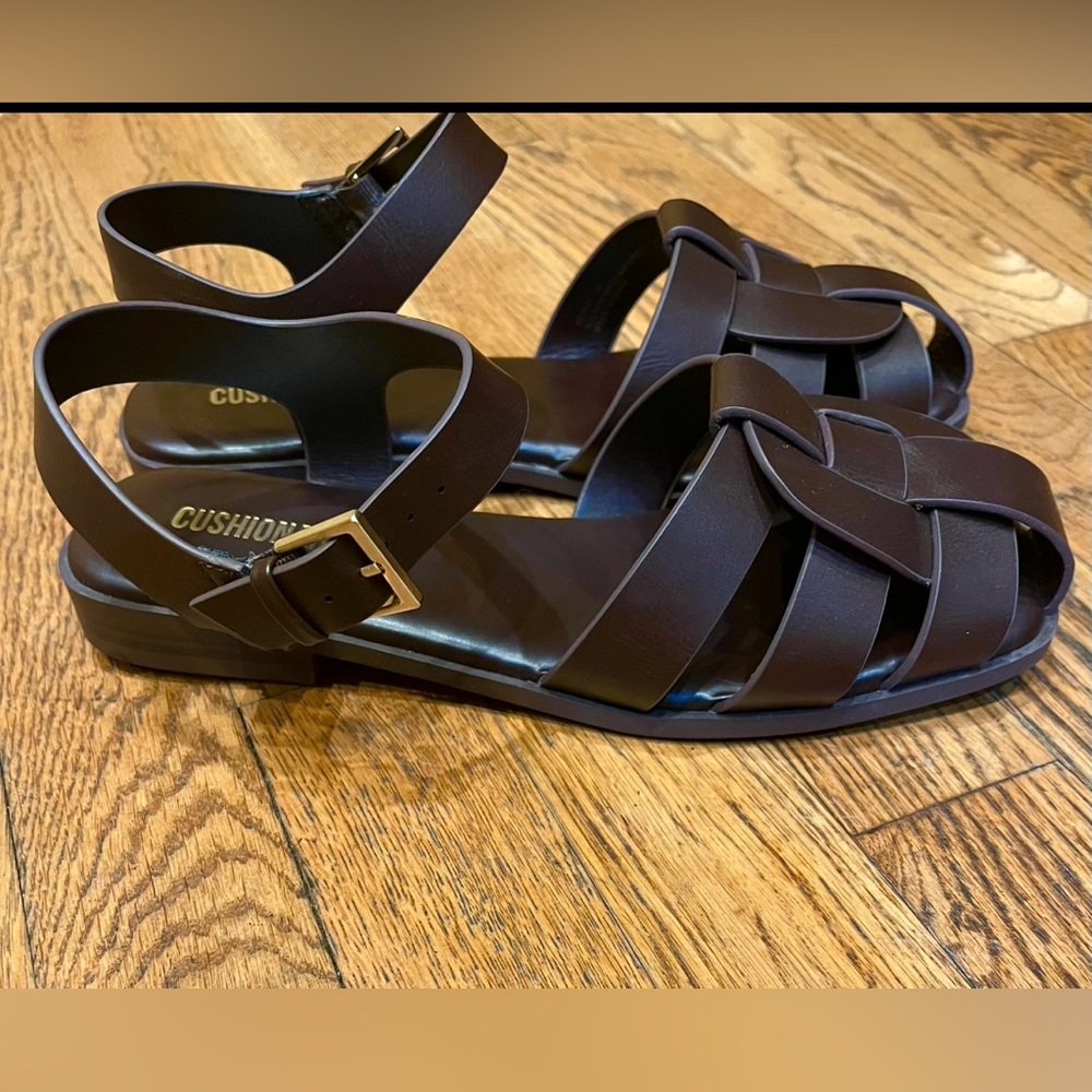 Cushionaire Fisherman Sandals - Picture 3 of 3